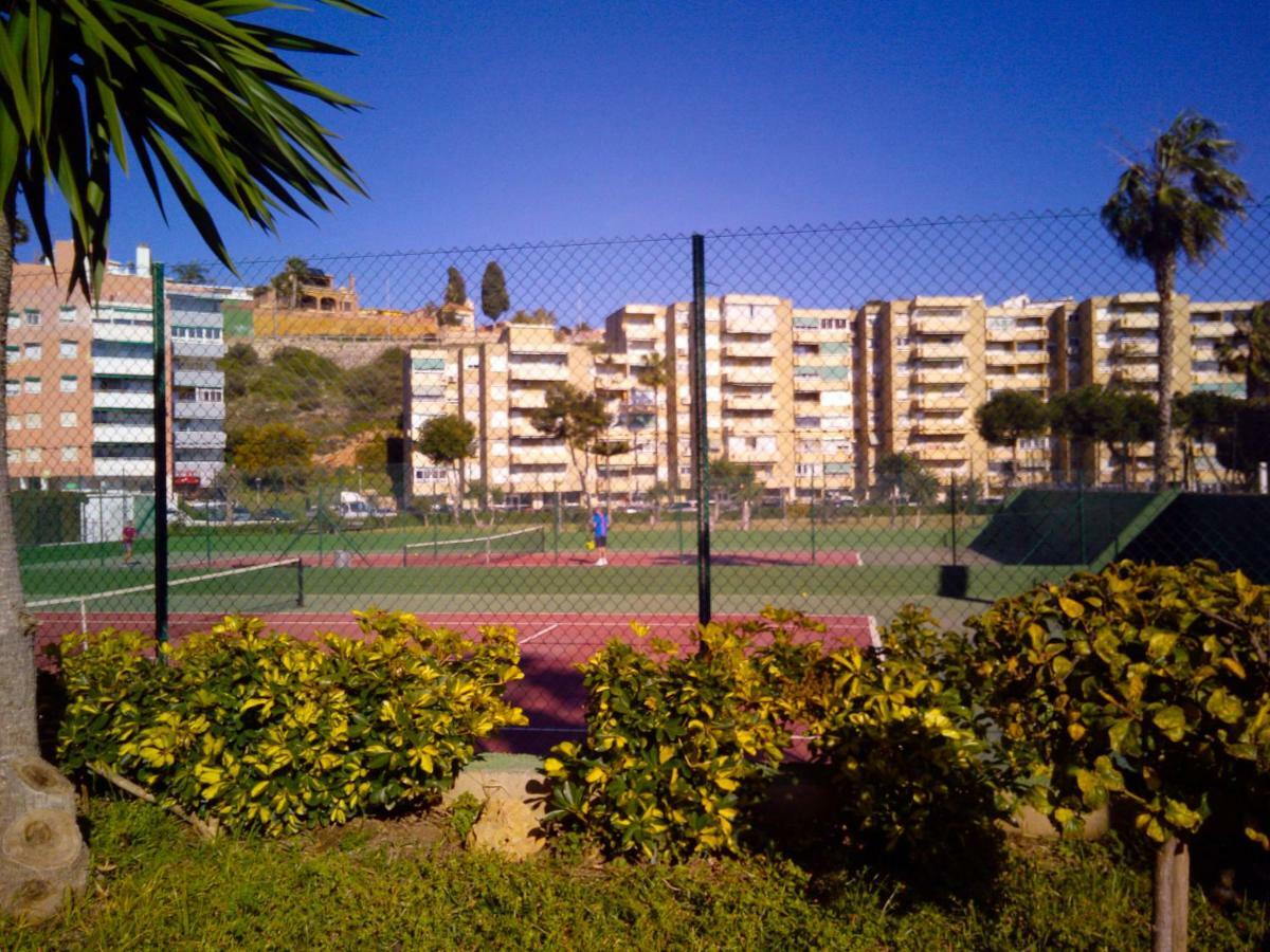 Playa La Cala In Front Of The Beach Free Parking Malaga Exterior photo