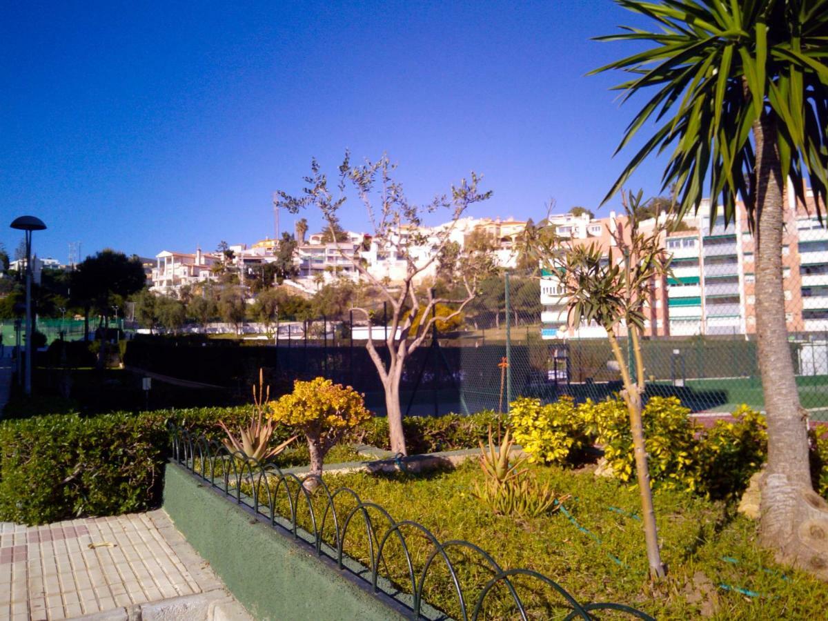 Playa La Cala In Front Of The Beach Free Parking Malaga Exterior photo